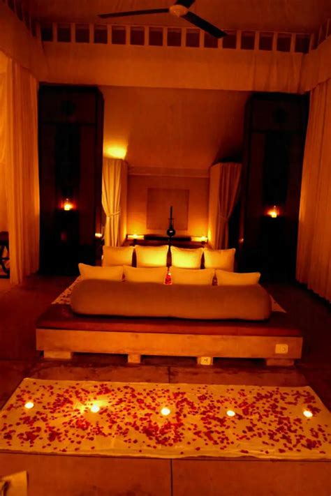 21 Ideas To Create Romantic Valentine Bedroom Decoration Talkdecor