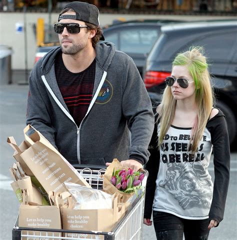 Avril lavigne & brody jenner reportedly split. Avril Lavigne & Brody Jenner: PDA in Full Display In Malibu