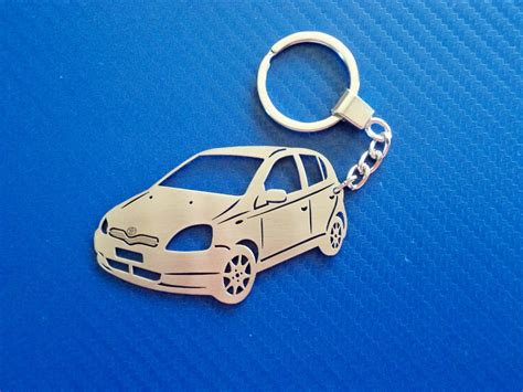 Replacement keys and remotes for less. Key chain for Toyota Yaris Personalized, Car Keychain ...