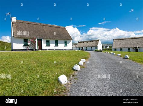 Old Irish Farmhouse Hi Res Stock Photography And Images Alamy