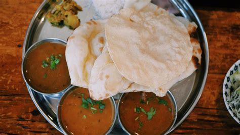 5 Indian Dining Etiquette Dos And Donts To Remember