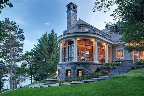 Pricey Pads On Instagram Shingle Style Lake House In Northern