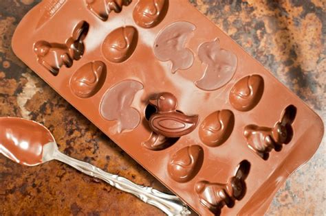 How Do I Use Silicone Molds With Chocolate Melting Chocolate Chips