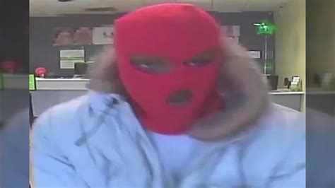 Police Searching For Masked Robber In Northeast Houston Abc13 Houston