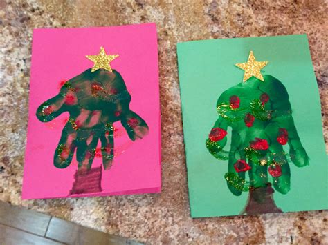 Oodles of inspiration for diy christmas cards perfect for home or the classroom!. Crafty DIY Kids Christmas Cards