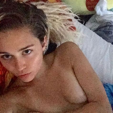 Miley Cyrus Selfie 1 Photo Thefappening