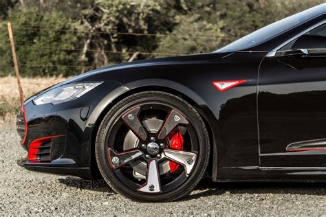 Strut Offers Aftermarket Accessories Package For The 2015 Tesla Model S