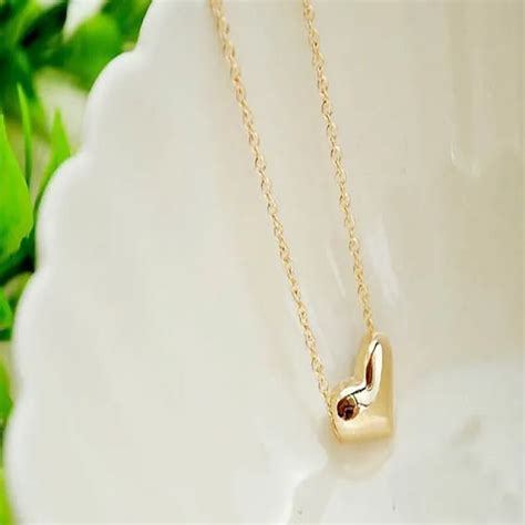 Ailend Simple Fashion Jewelry Elegant Gold Heart Heart Pendant Necklace For Women Perfect T
