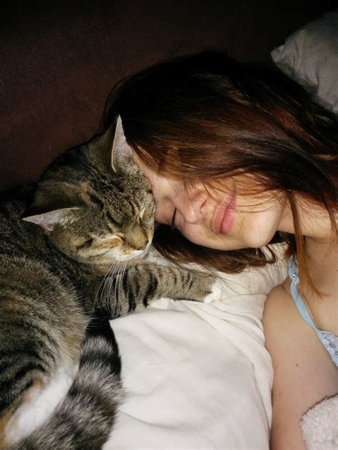 Cat Loves Her Human So Much She Hugs And Watches Over Her Every Step Of The Way Cat Love Cats