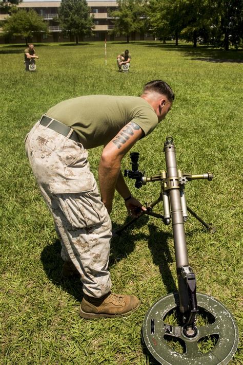 18 Marines Get Back To Basics In Mortar Techniques