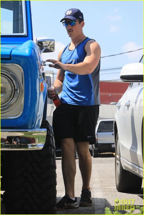 Miles Teller Bares Buff Biceps At The Gym In Weho Photo 4266154