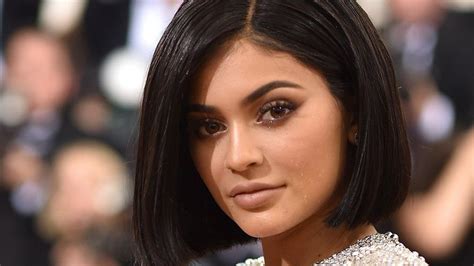 Kylie Jenner Denies Posting Message On Her App About Her Sex Life With Tyga Bbc Newsbeat
