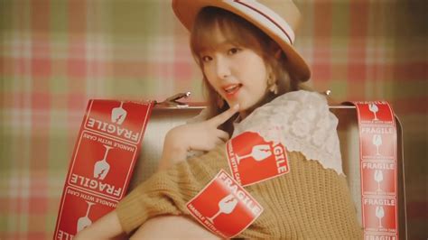 Iz*one_la vie en rose│2018 mama fans' choice in japan 181212. IZONE - La Vie en Rose  Choi Yena parts - YouTube