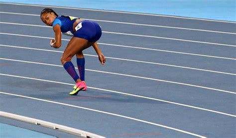 2016 Rio Olympics The Usa Womens 4 X 100m Relay Team In A Solo Re Run