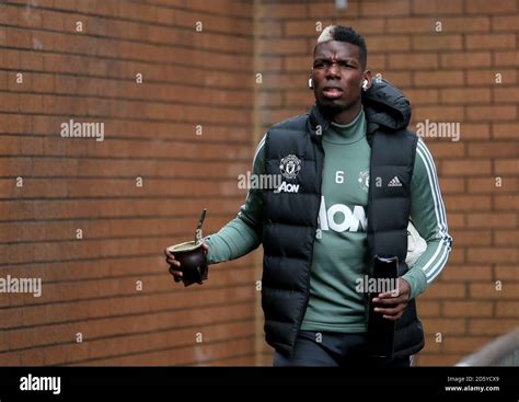 Manchester Uniteds Paul Pogba Arrives At Turf Moor Stock Photo Alamy