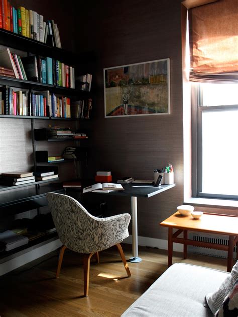 These clever small home office ideas prove you don't have to give up your workspace just to create a home office in her tiny home, killy scheer of frisson design hung a curtain from the main room's ceiling. 14 Ideas for a Small Bedroom | HGTV's Decorating & Design ...