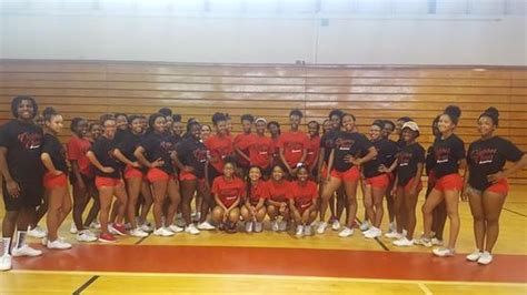 Hampton High Jv And Varsity Cheerleaders