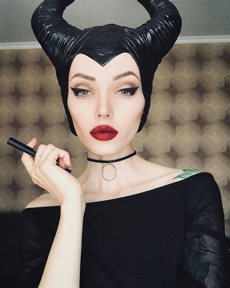 5 Disney Villain Costumes That Prove Bad Girls Have More Fun With
