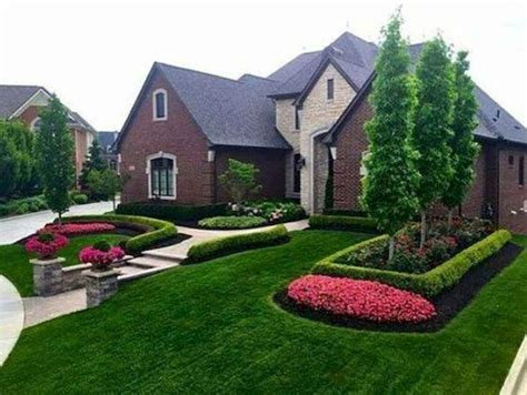 10 Big Front Yard Landscaping Ideas