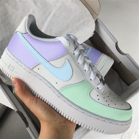 Zapatillas de aduana pintadas a mano las zapatillas están protegidas contra el agua/lluvia. Pastel Lilac/Blue/Mint Air Force 1 | THE CUSTOM MOVEMENT ...