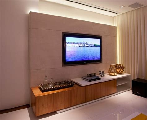 Versteckter fernseher fernseher verstecken feng shui dekoration holz innenarchitektur einrichtungsideen wohnzimmer deko tisch. Tv wandverkleidung