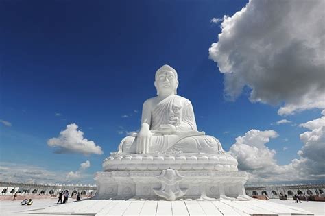 Myanmar To Unveil Giant Sitting Marble Statue Of Buddha In Nay Pyi Taw