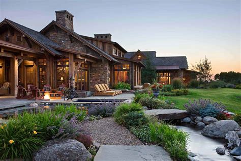 How to build a house step by step? A rustic family compound in the mountains of Montana