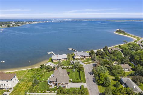 19 E Point Ln In Hampton Bays Out East