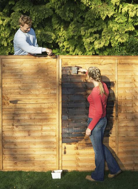 How To Preserve Wood Fencing