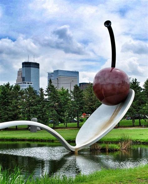 Claes oldenburg is perhaps the most famous pop art sculptor and is known for works like two cheeseburgers, with everything (dual hamburgers). 100 Famous works of art - creative sculptures and statues ...
