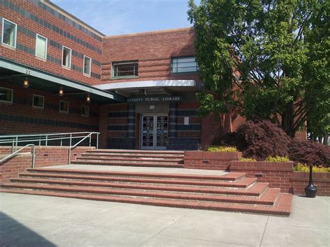 Everett Public Library In Everett Wa Entrance Through C Flickr