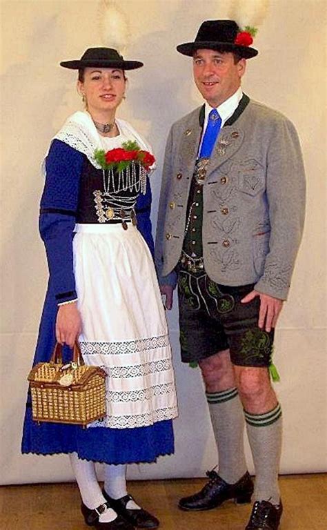 Singing Traditional Outfits German Traditional Clothing Bavarian