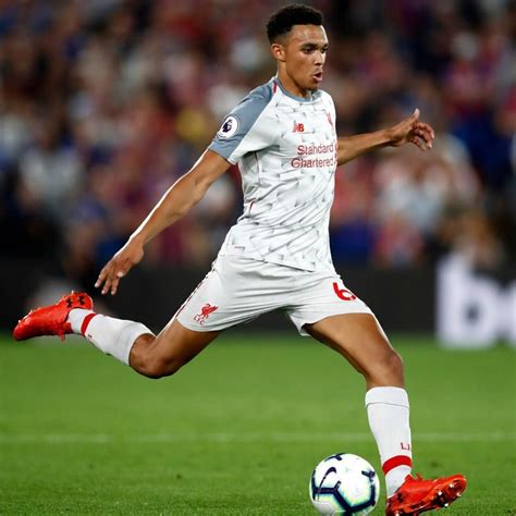 Shop affordable wall art to hang in dorms, bedrooms, offices, or anywhere blank walls aren't welcome. Gambar Wallpaper Trent Alexander-Arnold Terbaru | Bol4gol