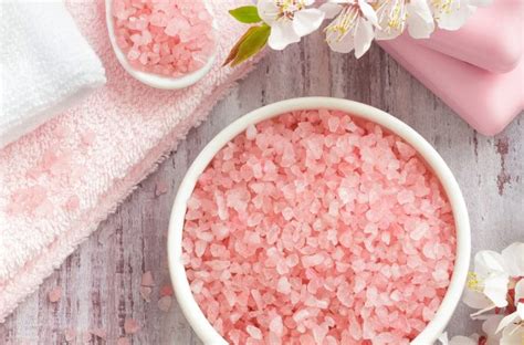 Siapkan seujung sdt garam mineral / himalayan salt. Manfaat Garam HImalaya, Mineral Pink yang Menyehatkan ...