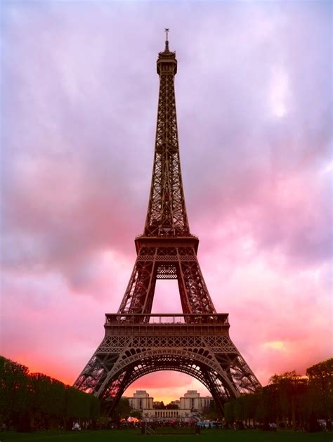 The Beautiful Eiffel Tower Never Fails To Amaze Travel Paris
