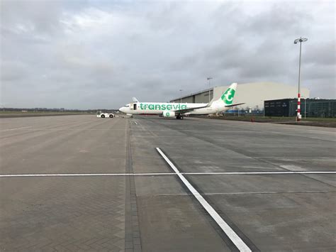 Before 1852 there was a large lake at the. Schiphol opent nieuwe parkeerplaats voor vliegtuigen - Up ...