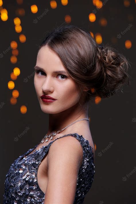 Free Photo Beautiful Girl Posing During New Year Party Celebration