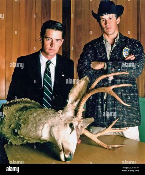 Twin Peaks Cbs Tv Series With Kyle Maclachlan At Left And
