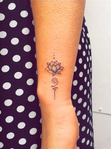 Enjoy.when looking for locations for tattoos, many people will opt for some part of the arm. 20 Beautiful Wrist Tattoo Ideas | Wrist tattoos for women ...