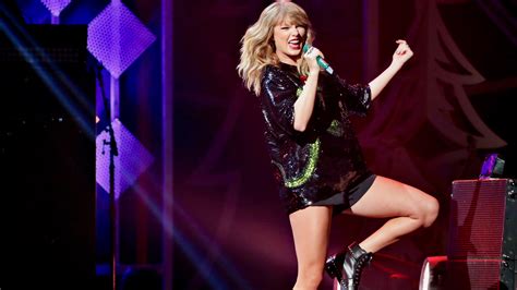 Taylor Swift Gets A Win And A Warning From Judge In Shake It Off