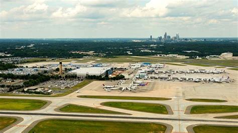 Work On Taxiway To Close Runway At Charlotte Airport