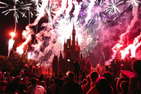 Disney Insiders Tips To Magic Kingdom Fireworks World Of Walt