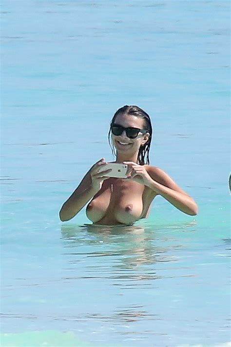 Emily Ratajkowski Topless At The Beach New Pics
