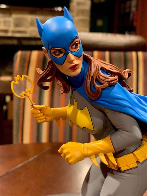 Dc Collectible Dc Designer Series Batgirl Frank Cho Statue