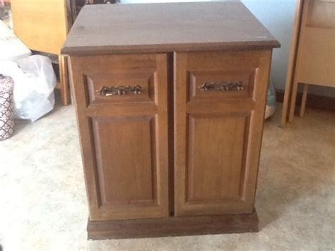 Singer open side cabinet no. Parsons Sewing Machine cabinet with Electric Lift | Sewing ...