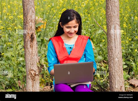 Indian Teenage Village Girl Hi Res Stock Photography And Images Alamy