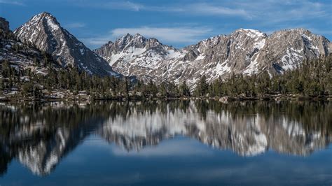 The majestic Sierra Nevada, California, USA : backpacking