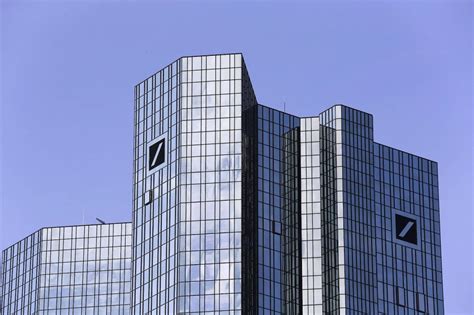 Einfaches banking, innovative app und persönliche beratung. Bild zu: So funktioniert die Kapitalerhöhung bei der ...