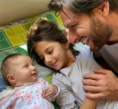 Shahid Afridi Beautiful Video with her Daughter During his Isolation