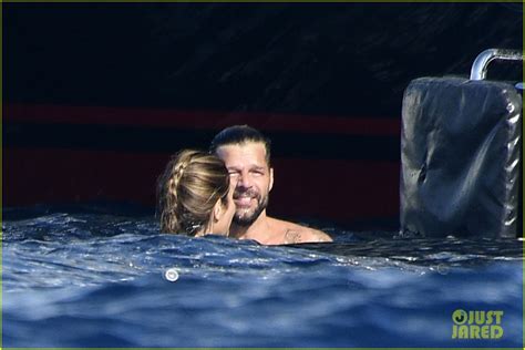 Ricky Martin Husband Jwan Yosef Enjoy A Shirtless Day At Sea In Italy